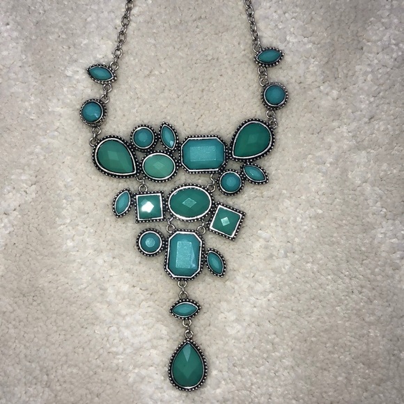 Jewelry - Turquoise Stone & Silver Necklace